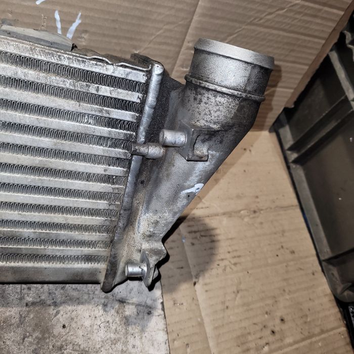 Intercooler prawy chłodnica powietrza audi a4 b6 2.5TDI diesel 2002r