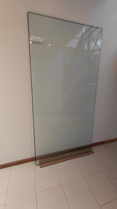 Vidro  ( nao temperado) 200x100  15mm / aresta redonda