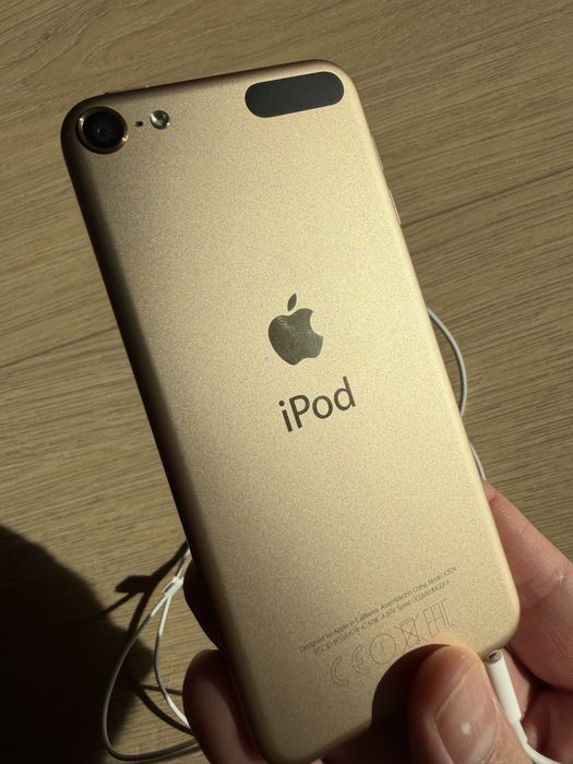 iPod 6th gen 32 gb ze słuchawkami