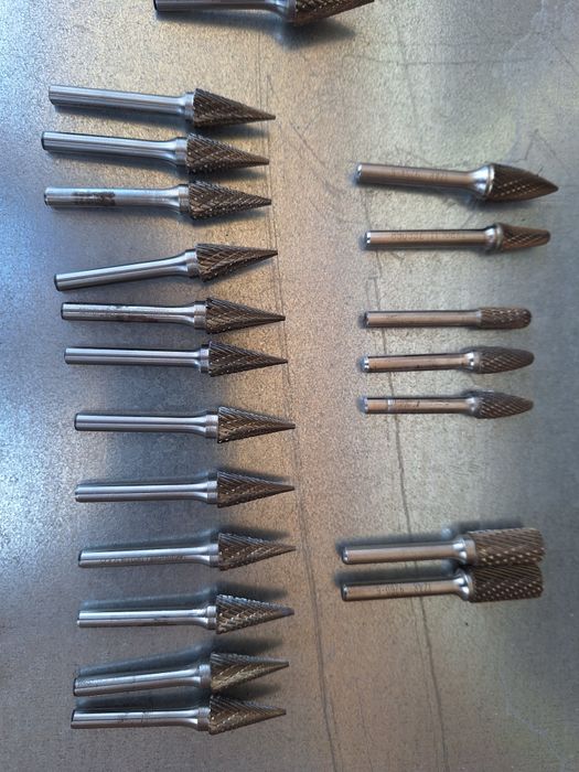 Fresas de varios formatos e tamanhos de boa qualidade