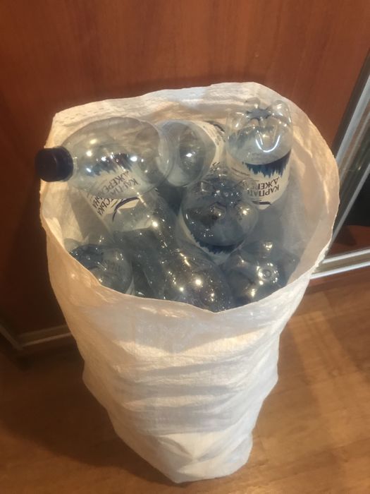 Продам пластиковые бутылки