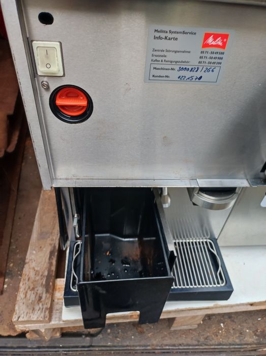 Ekspres ciśnieniowy Melitta w komplecie z lodówką