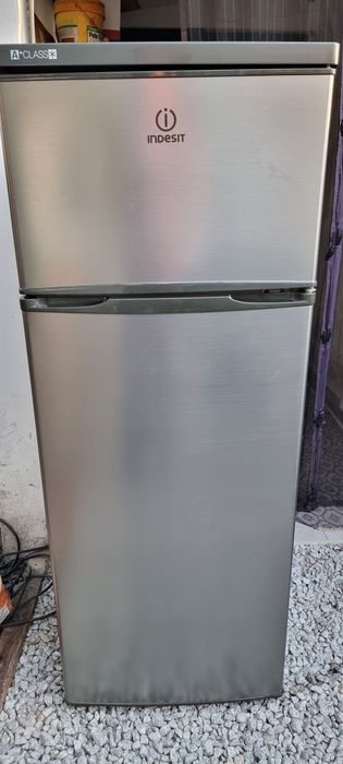 Frigorífico com Congelador INDESIT, Altura 140cm