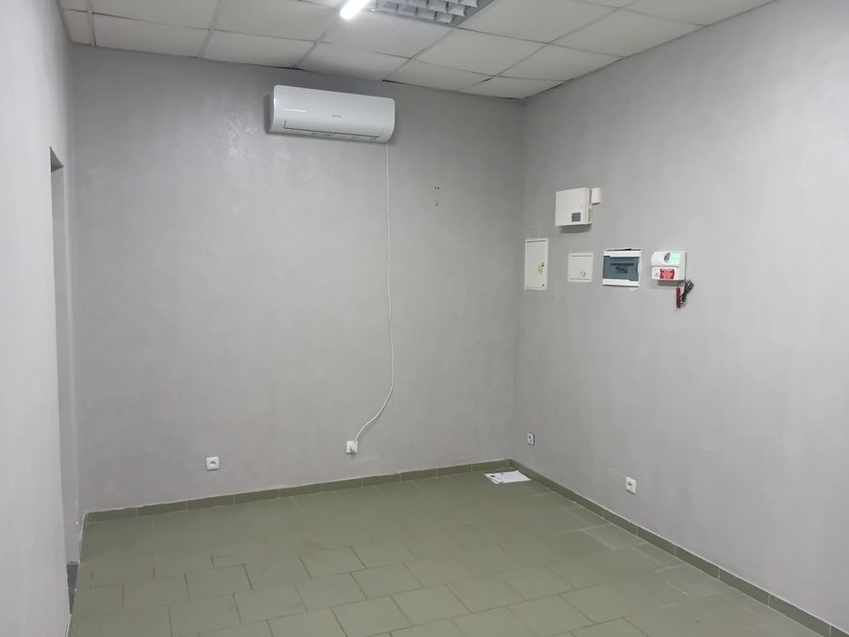 Здам 2 приміщення різною площею 18Кв і 6кв м