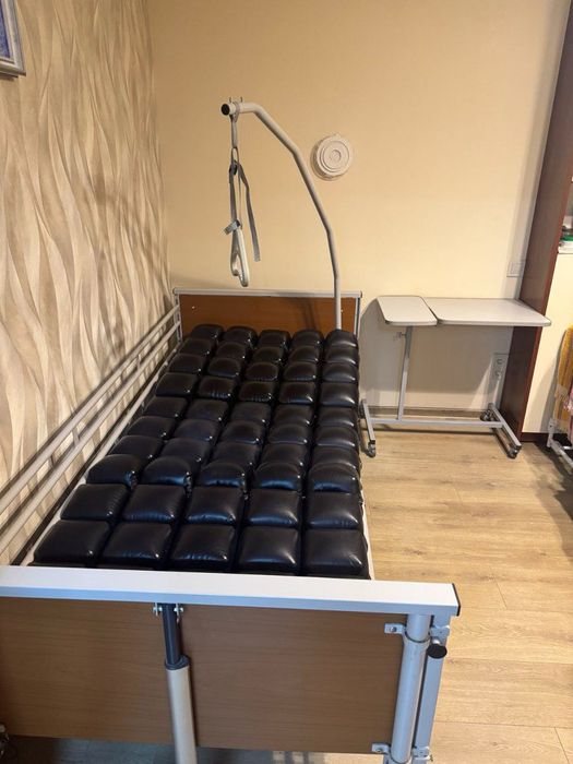 Ліжко з електроприводом Модель МО. 1.3.2-1-3-2