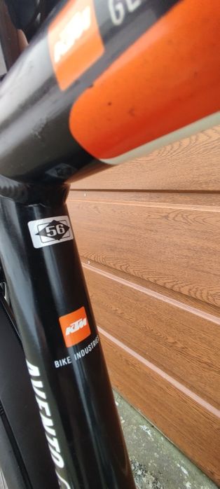 Trekingowy rower KTM Avento Cross