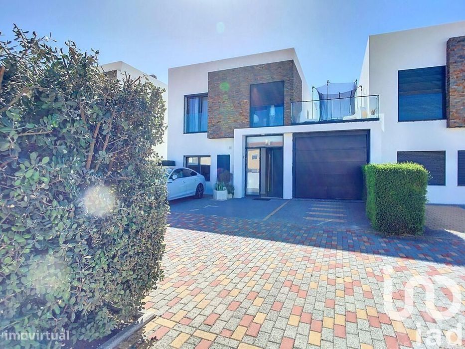 Moradia isolada T3 em Silveira de 166 m2