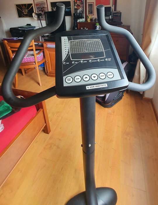 Bicicleta para fazer exercicio em casa.