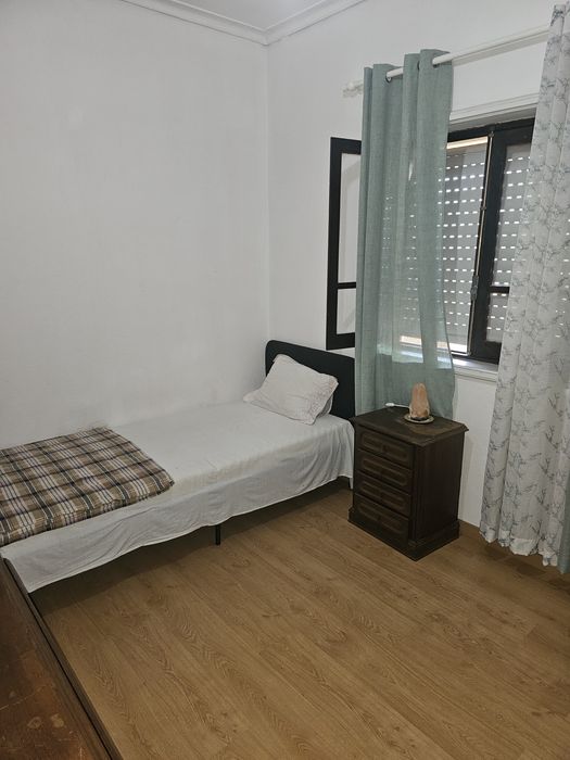 Alugo quarto barato 370 euros