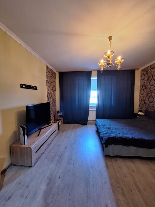 Продається 2 кімнатна квартира з ремонтом