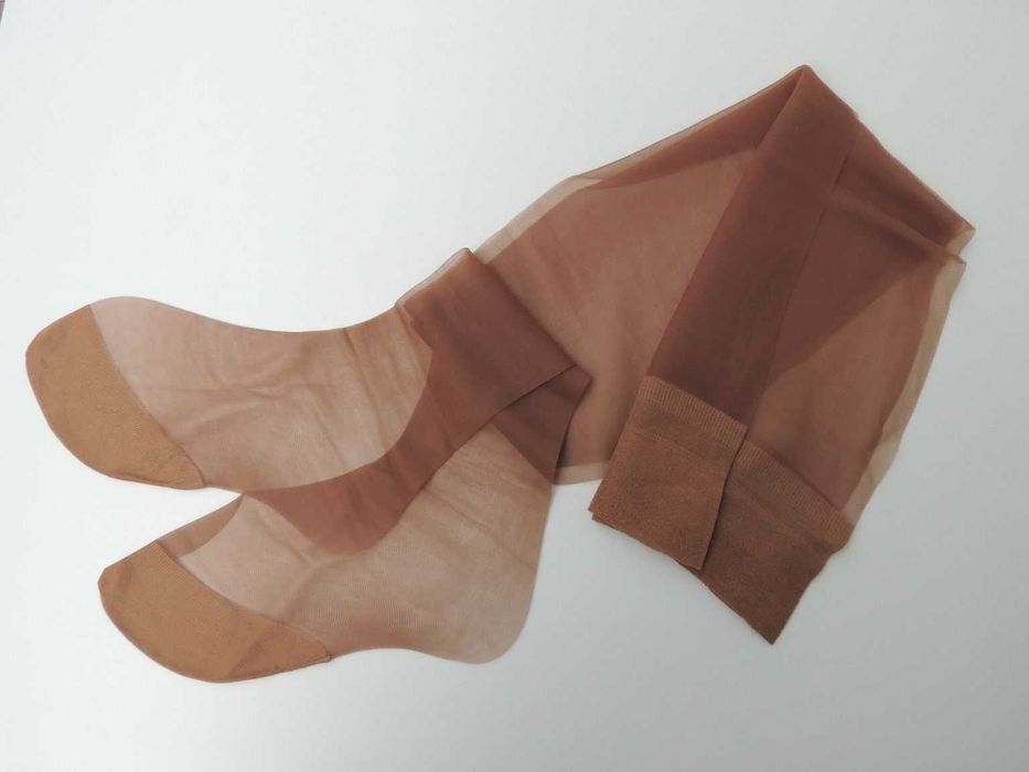 Cienkie nylonowe pończochy "Pretty Polly"