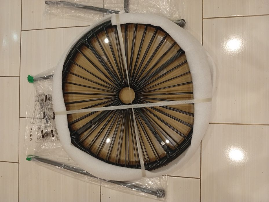 Zestaw 2 krzeseł ze stolikiem