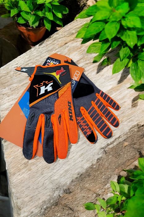 Rękawiczki motocross enduro quad Red Bull KINI.  Rękawiczki Red Bull