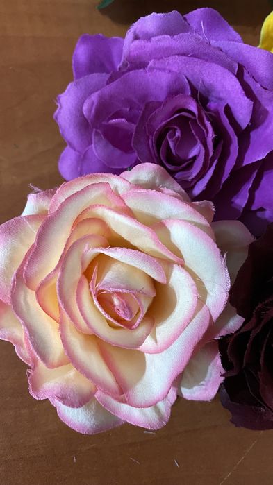 Sztuczne kwiaty, róże