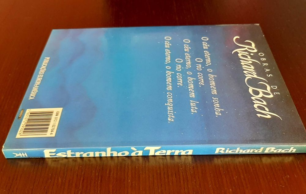 Livro - Estranho à Terra - Richard Bach - Portes incluídos