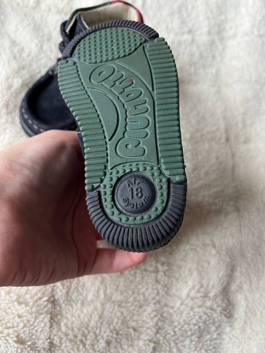 Ботінки дитячі.