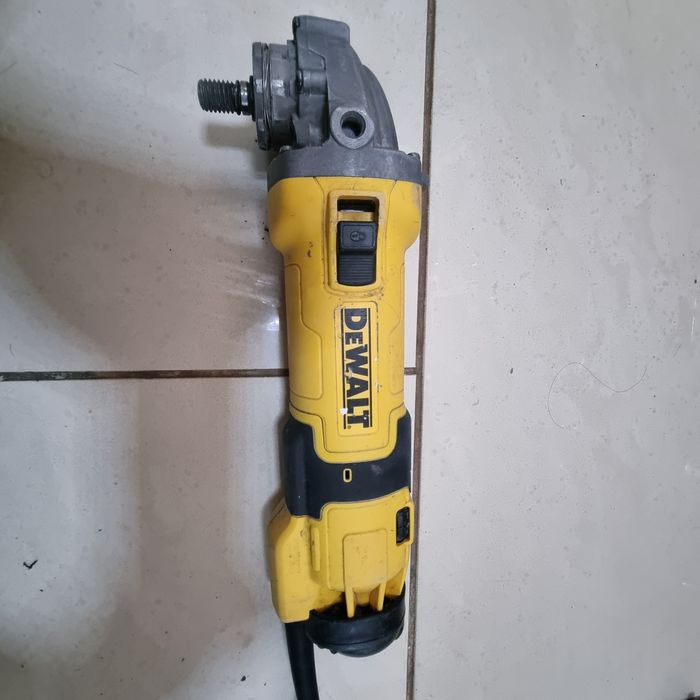 Болгарка DeWalt DWE4257 QS