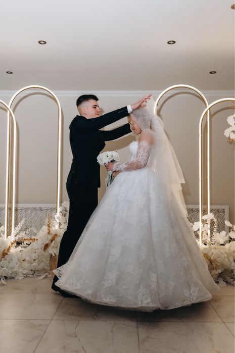 Розкішна весільна сукня /Оренда Princess / Corset Lace Ball Gown / Luxury Bridal