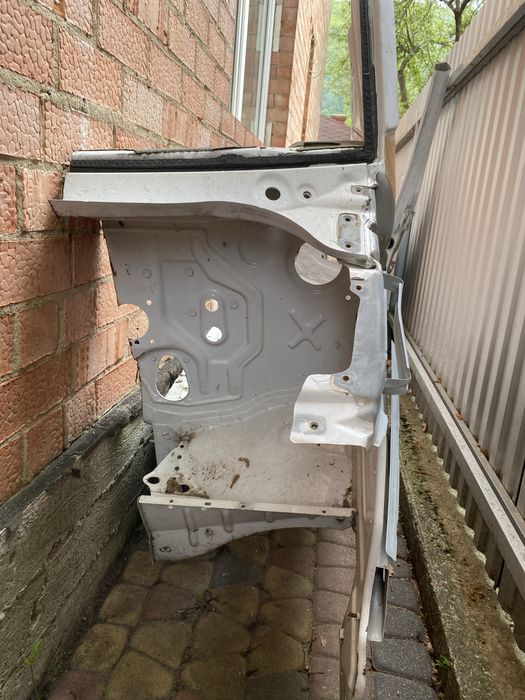 Sprinter 906 лонжер стойка передній лівий та правий