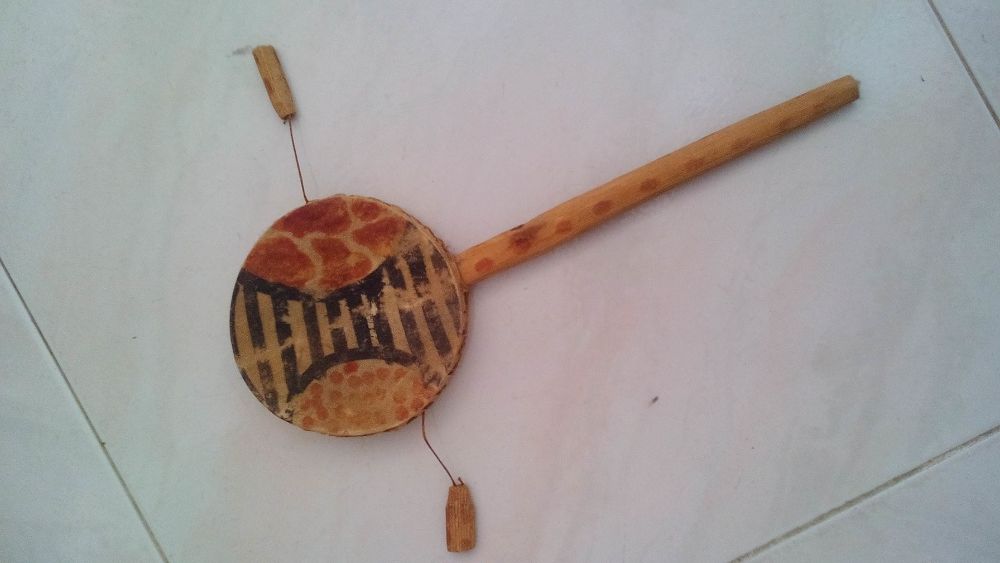 Balalaica, Maraca, Pandeiro, Pandeireta, Castanholas, Flauta de Pã