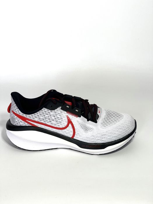 Оригінал Кросівки Nike Air Zoom Vomero 17 FB1309-103 найк бігові 40