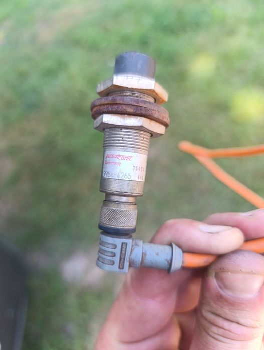 Індуктивний датчик