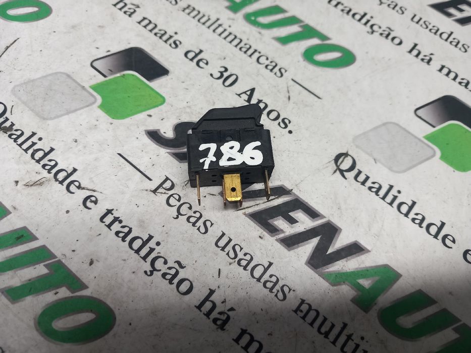 Comando / botão / interruptor vidros frente direito SEAT Ibiza II (6K1