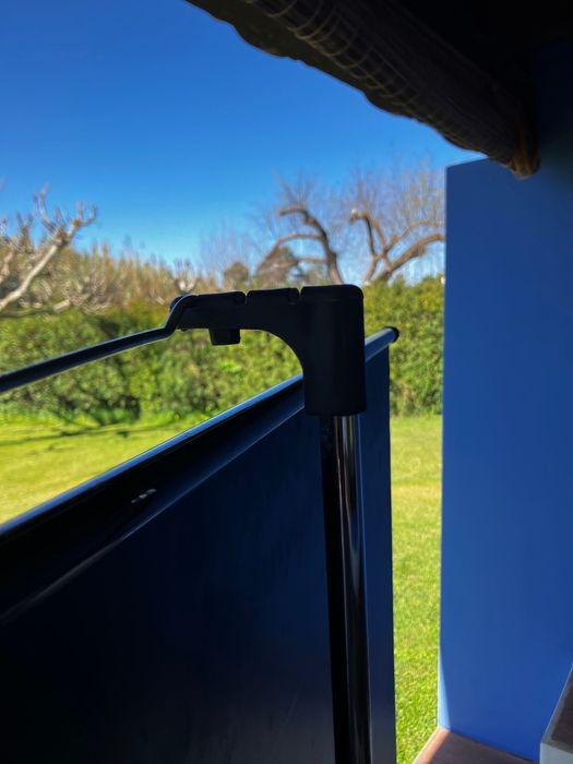 Projection Screen445124995365611522