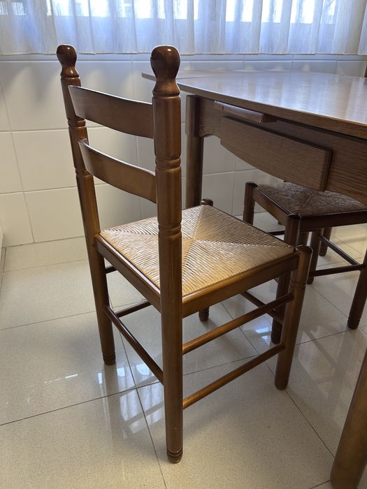 Conjunto Mesa extensivel + cadeiras + banco(madeira maciça,com gaveta)