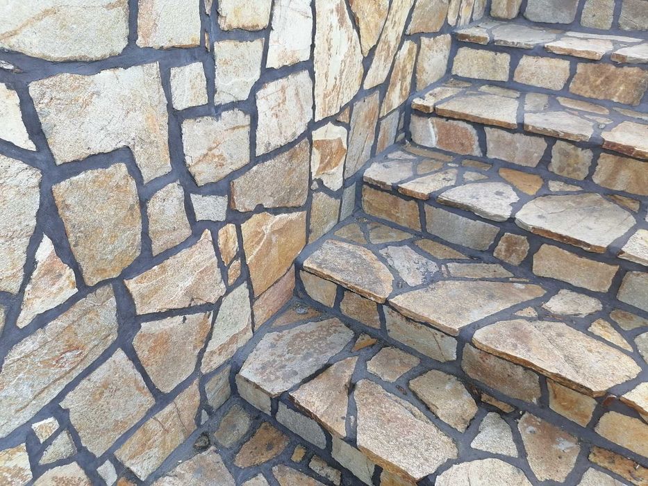 Gnejs kamień elewacyjny na elewację  taras schody płaski twardy gr 1-3