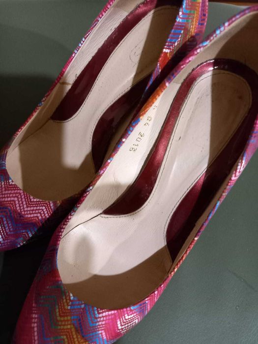 Piękne pantofle damskie, rozm. 38