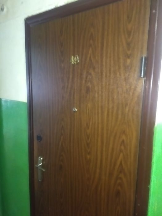 Комната в общежитии 17 кв метров. 3 этаж.