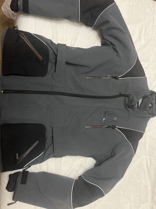 Vendo Fato para andar de Moto como novo um exelente fato para quem hosta de uma joa qualidade e proteccao