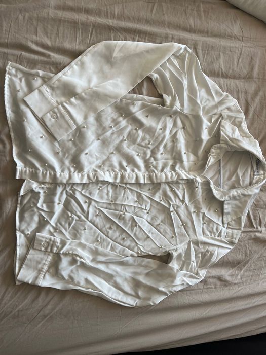 Camisa cetim branca com pérolas