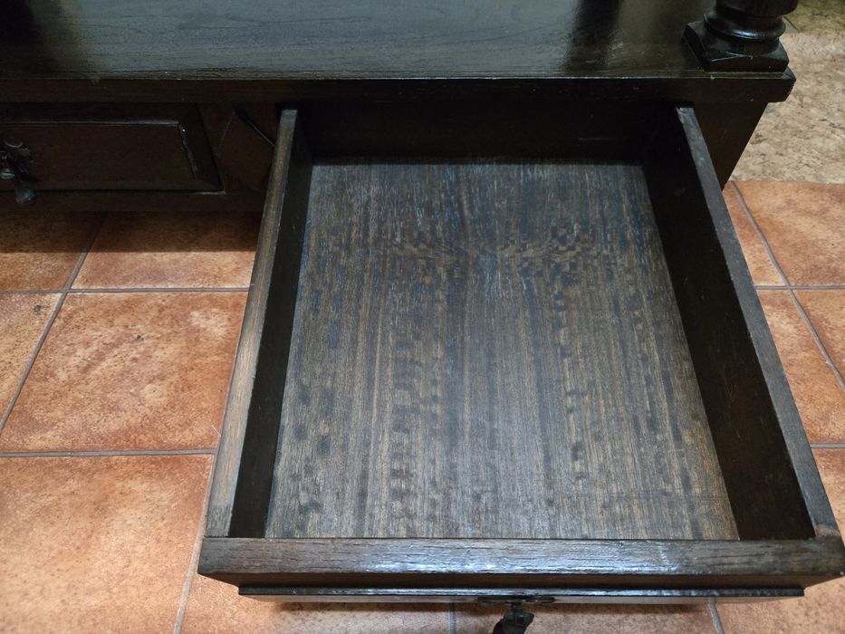 Mesa de apoio antiga em madeira