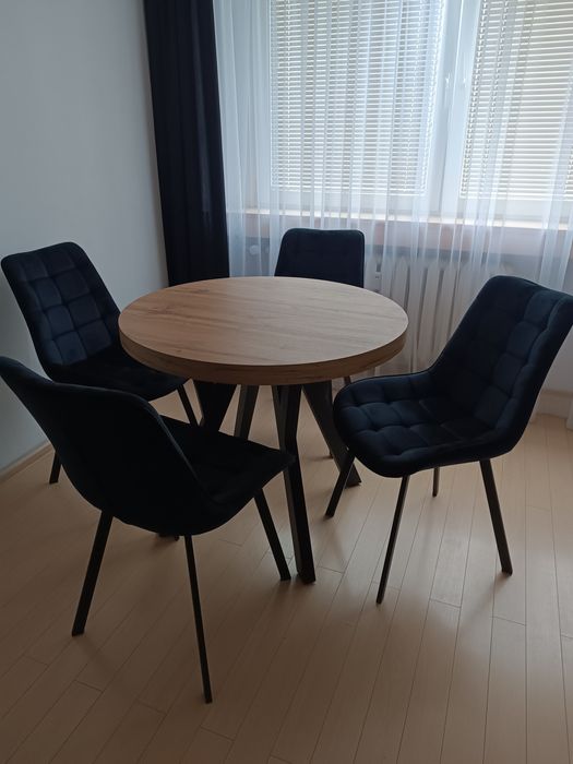Zestaw stół + 4 krzesła