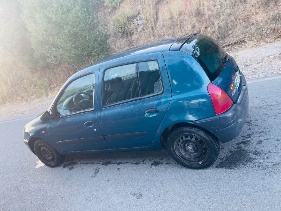 Renault Clio II 1.2 Gasolina (1999)