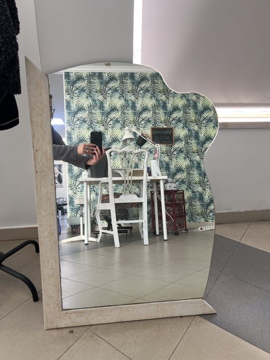 Espelho em madeira e vidro