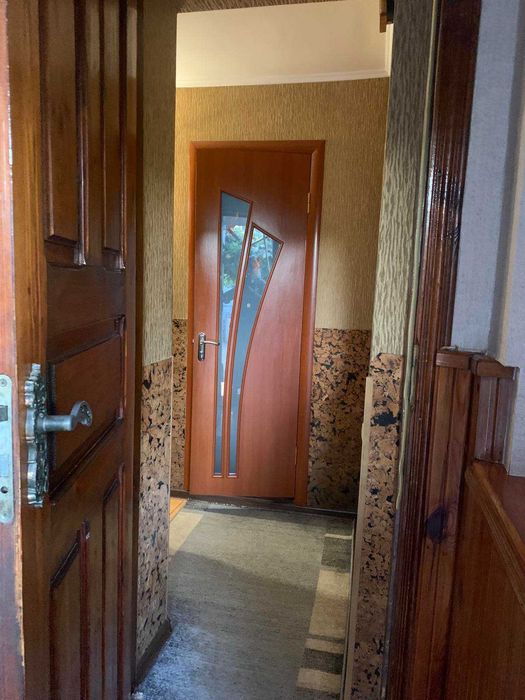 Продаж частини будинку з окремим подвір'ям  Польова