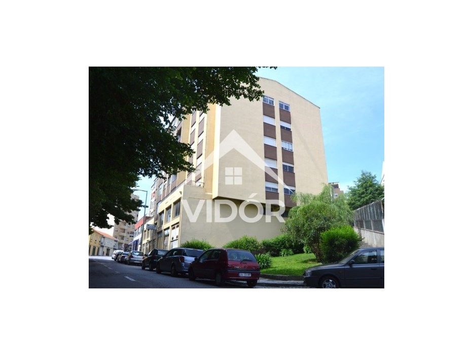 Conjunto de Escritórios no Candal - Oportunidade de Investimento