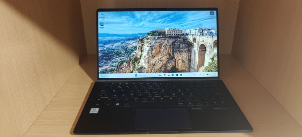 ASUS ZenBook UX333F i5 | 8GB RAM | 512GB SSD | Leve e Rápido