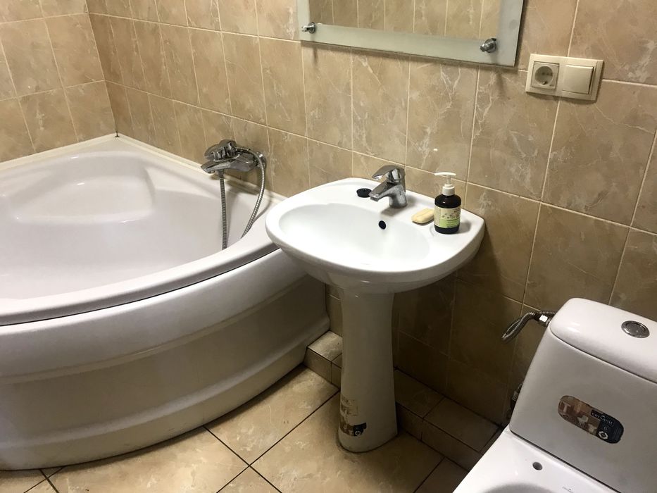 Сдам дом на ОДЕССКОЙ  или сауну , на сутки ,бассейн,