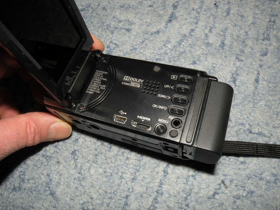 Цифрова відеокамера JVC  (пише FullHD відео)