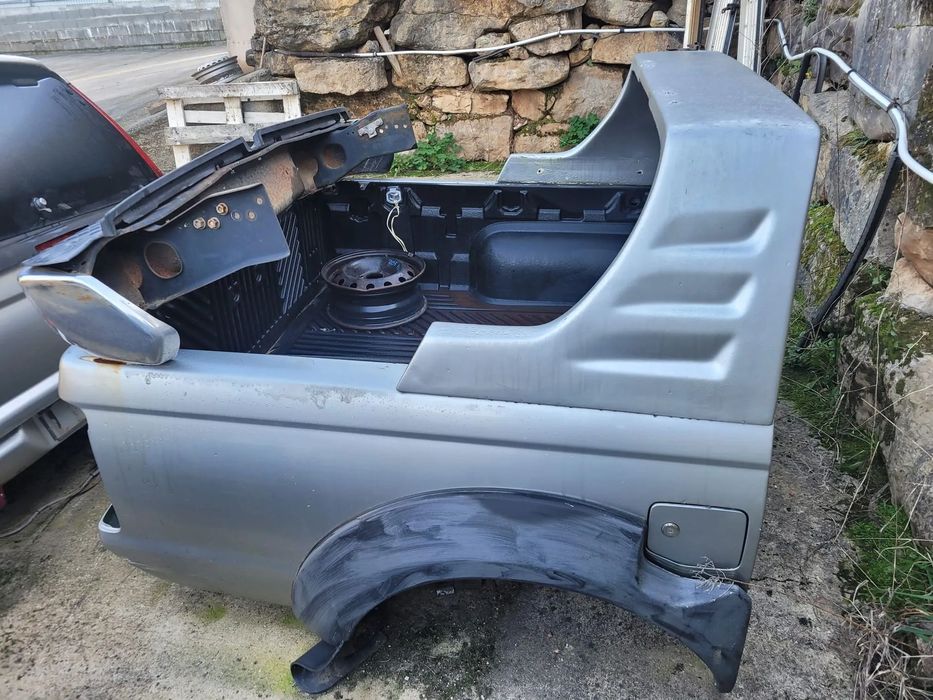 Caixa Metálica e Para-choques - Nissan Navarra D22 de 2007