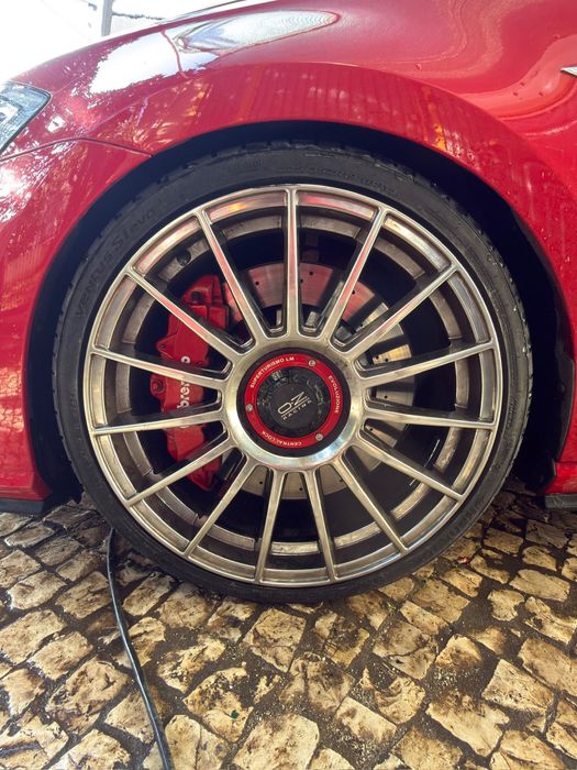 Travagem Brembo 8Pot