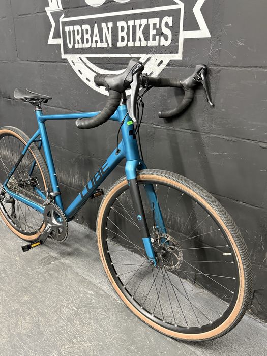 Rower miejski Gravel Cube Nuroad Shimano Claris Aluminium Tarczowe Hamulce XL 57 cm Urban Bikes