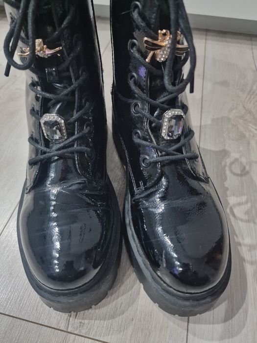 Botki lakierowane r.37