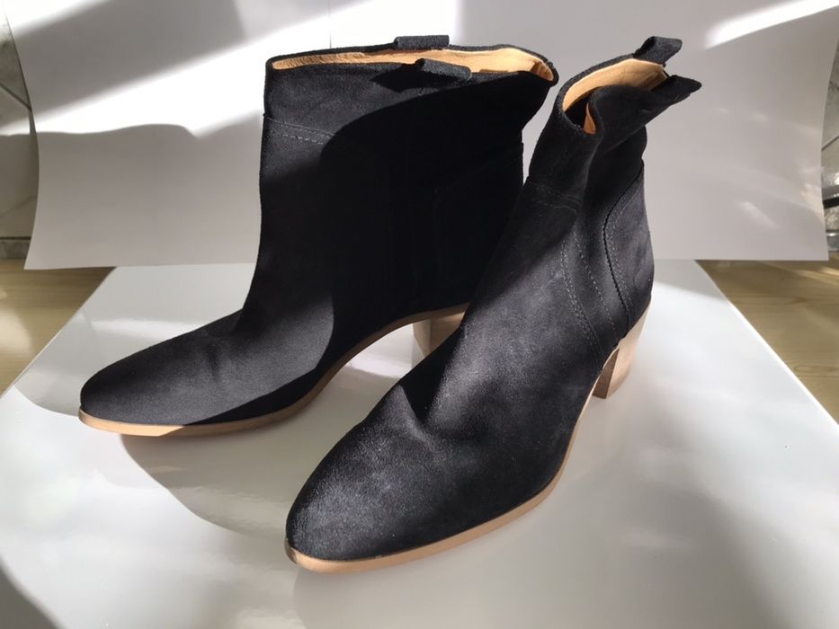 Czarne, wąskie botki/kozaki zamszowe od BAYLA roz. 40