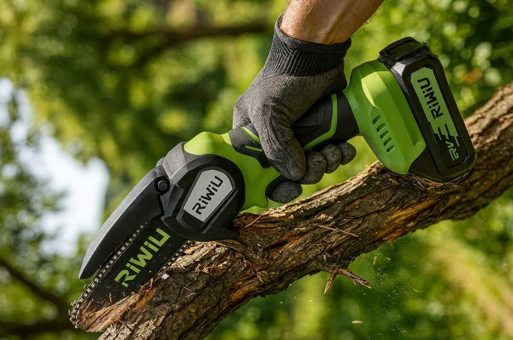 Piła łańcuchowa akumulatorowa gałęziówka Elektryczna pilarka + 2 aku