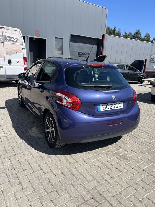 Peugeot 208 1.2 VTI ALLURE 2012